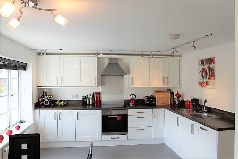 one bedroom flat to let