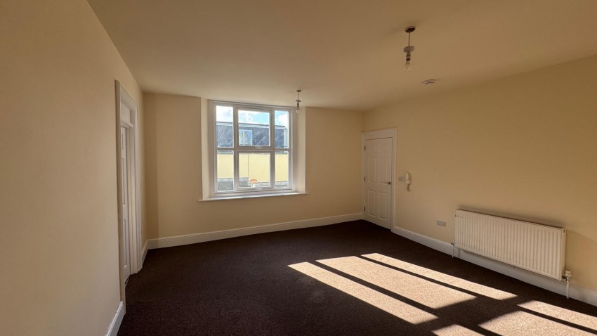 Images for 4 bedroom flat to let