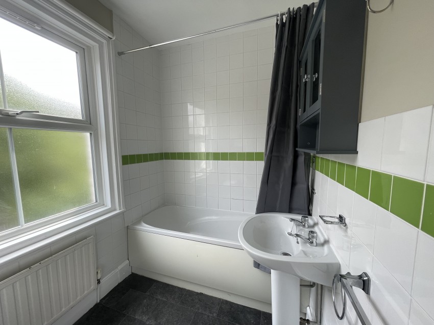 Images for Flat 2, 19 Raleigh Road