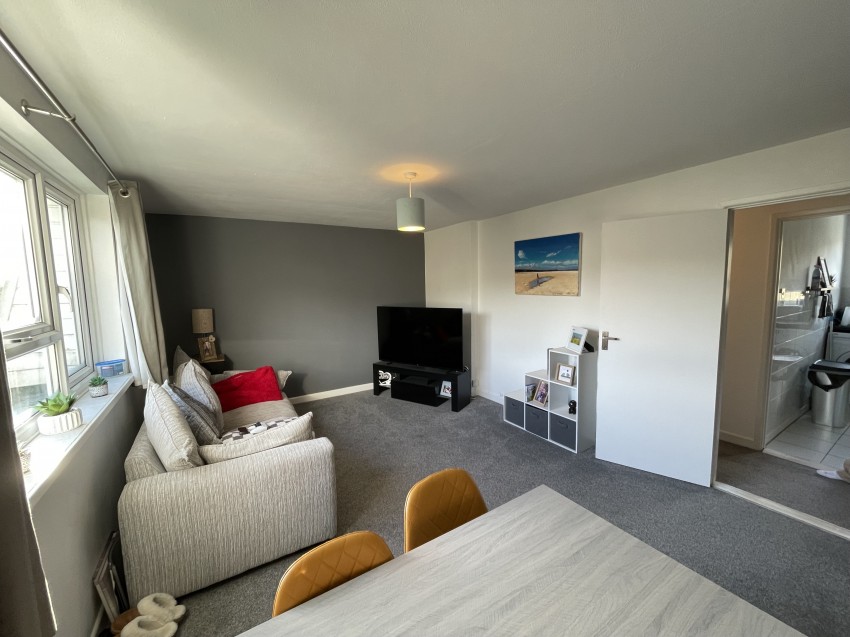 Images for 6 Shelburne Court