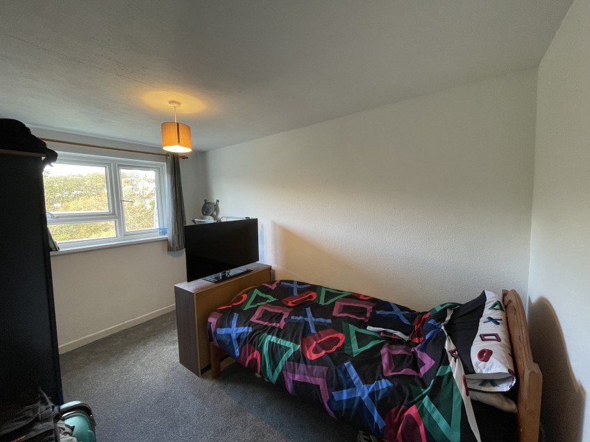 Images for 6 Shelburne Court