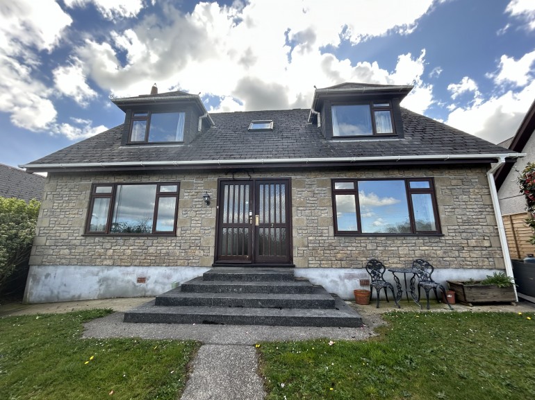 Eston Close, Mabe Burnthouse
