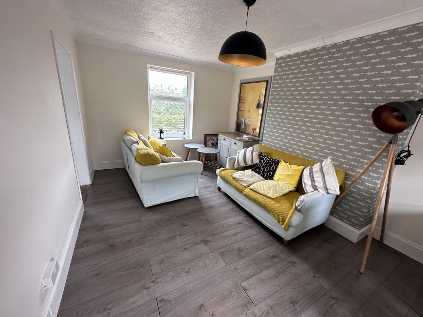 Images for 10 Trekeen, Penryn