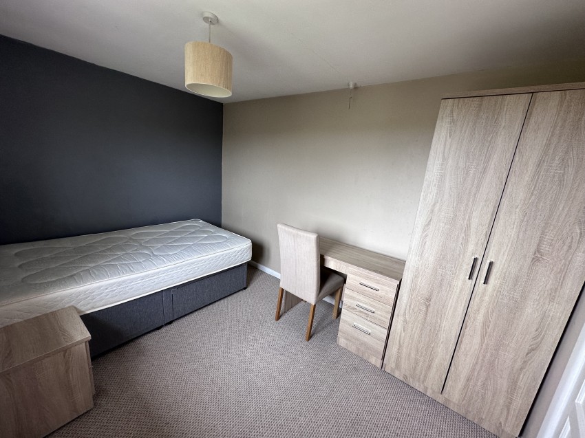 Images for 10 Trekeen, Penryn