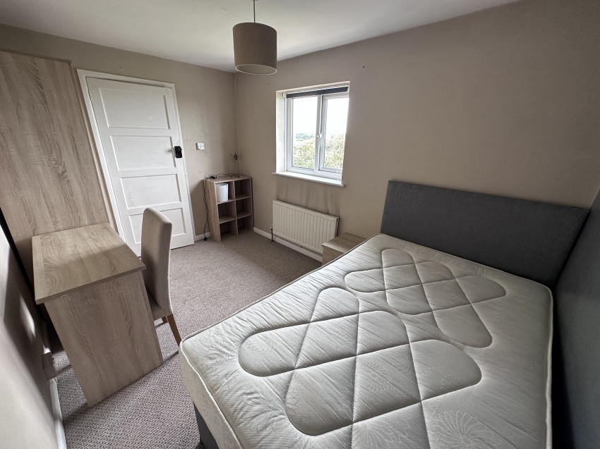 Images for 10 Trekeen, Penryn