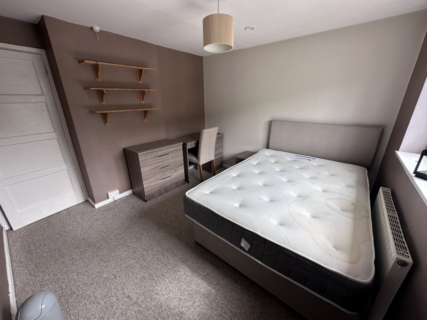 Images for 10 Trekeen, Penryn