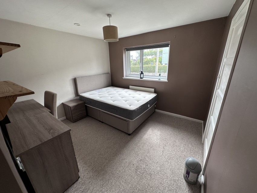 Images for 10 Trekeen, Penryn