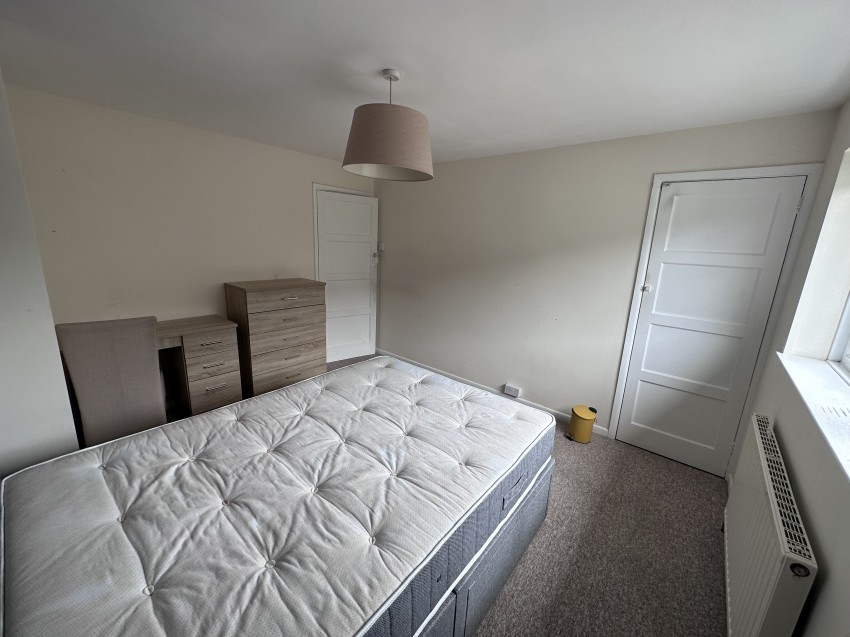 Images for 10 Trekeen, Penryn