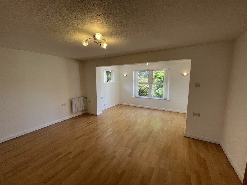 Images for 1 Eglos Meadow