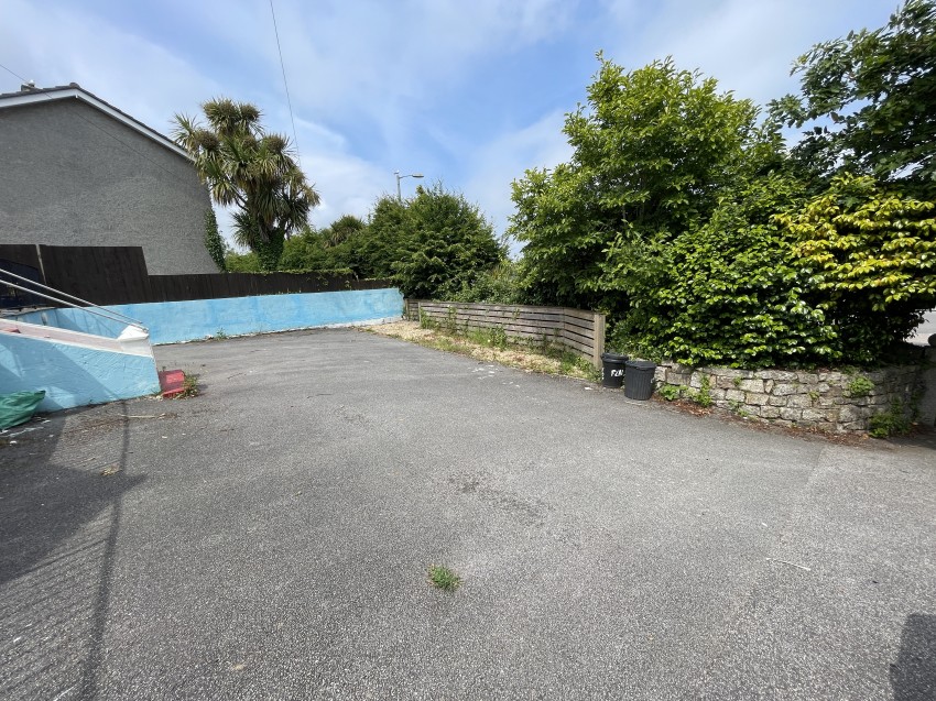 Images for 130 Dracaena Avenue