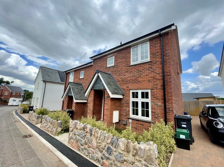 Medland Way, Matford