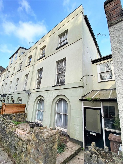 View Full Details for Top floor flat, 39 New North Road