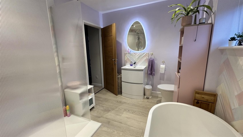 Images for Hollies Road, Launceston