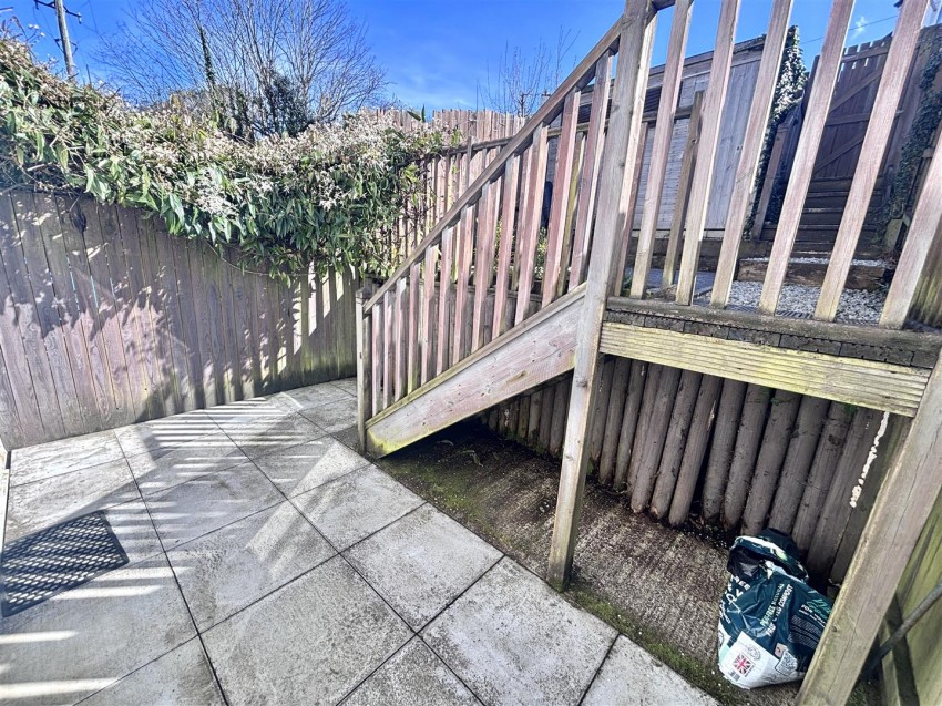 Images for Austen Close, Par