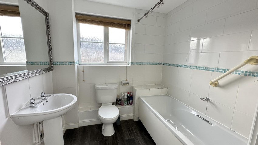 Images for Snowdrop Crescent, Launceston